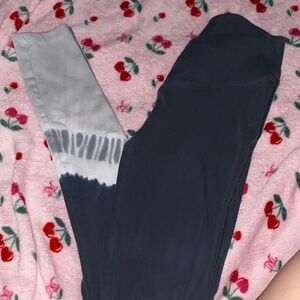 PINK Victoria's Secret Black and Gray Tie-Dye Leggings